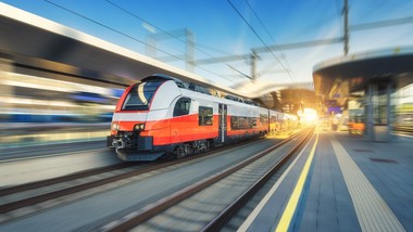 plan inwestycyjny pkp plk na 2026 r. powrót kolei do łomży i umowa na modernizację odcinka rail baltica białystok-ełk