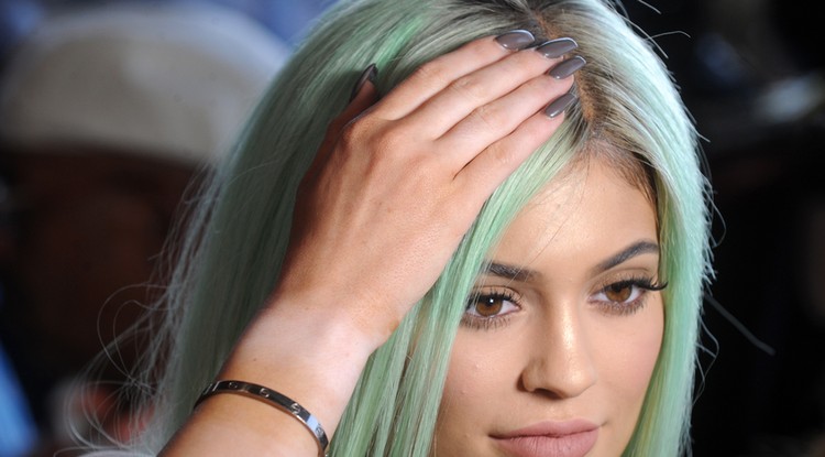 Kylie Jenner eredetileg más nevet szeretett volna a lányának