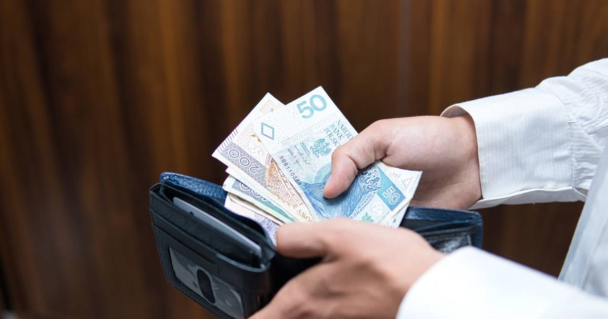 13. emerytura jeszcze przed świętami. Pieniądze dostanie prawie 2,4 mln osób