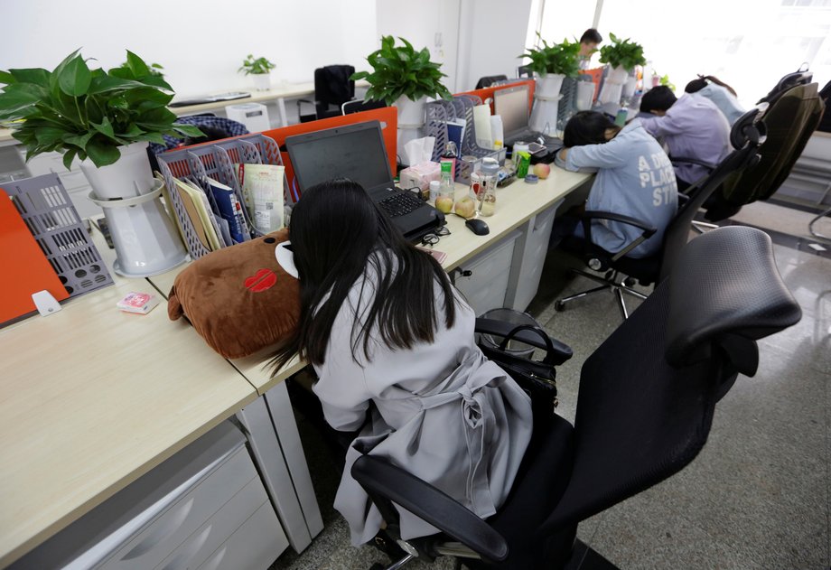 Employees at Goopal are allowed to take a nap in their seats after lunch.