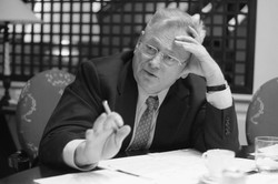 Autor książki o Gudzowatym: Układ polityczny zapędził go w narożnik