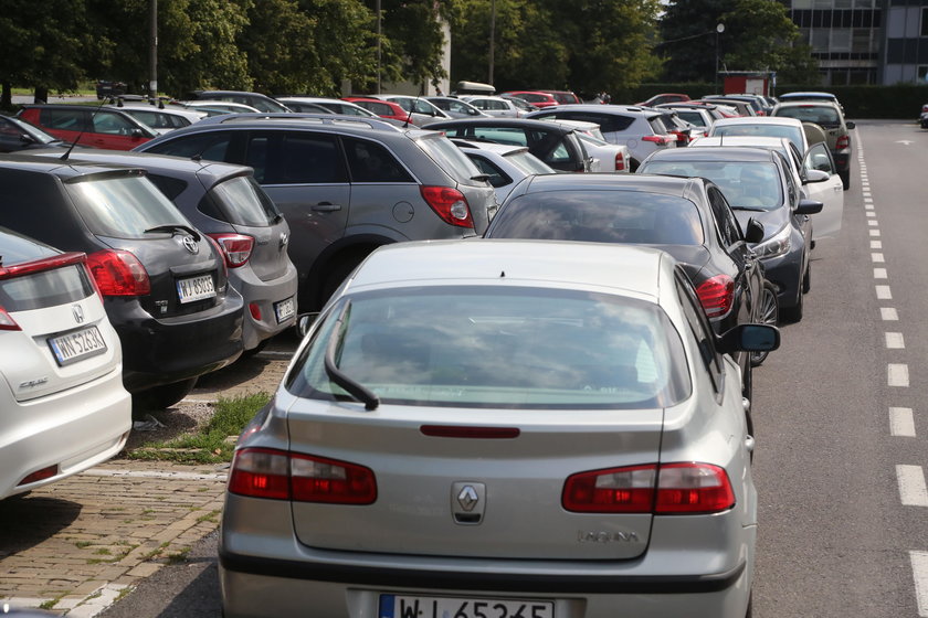 Zbudują podziemny parking pod pętlą na Banacha?