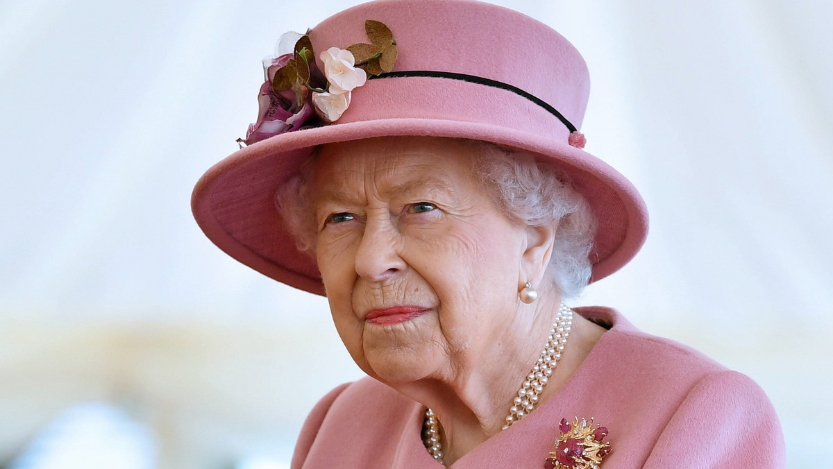 Elżbieta II przerwała lockdown. Pokazała się publicznie bez maseczki. Co na to Pałac Buckingham?