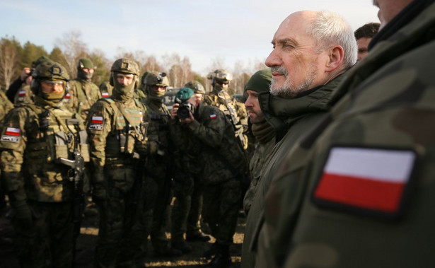 Macierewicz będzie mógł znów badać katastrofę smoleńską. Specjalne przepisy już za kilka dni wejdą w życie