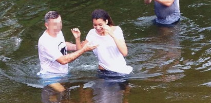 Córka posła Godsona przyjęła chrzest w rzece