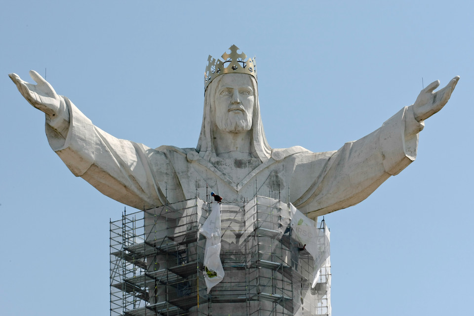 Ruszył remont figury Jezusa Chrystusa Króla Wszechświata w Świebodzinie