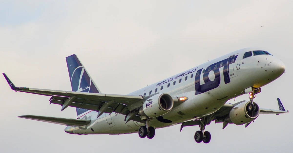 Dramatyczne chwile na pokładzie samolotu LOT. Nie żyje pasażer