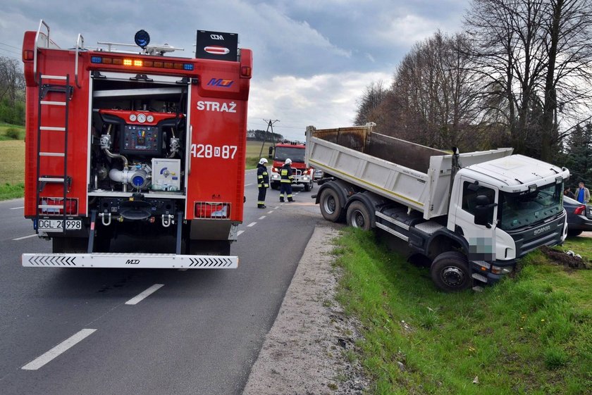 Wypadek pod Głogowem. Dwie osoby zostały ranne