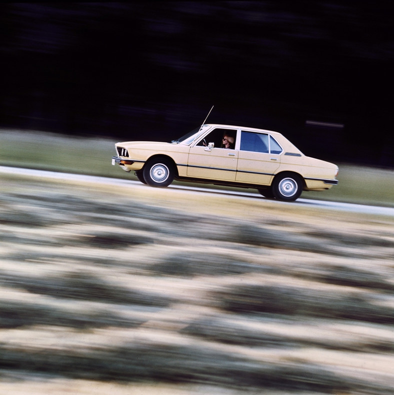 BMW serii 5 – sześć generacji, mnóstwo zdjęć