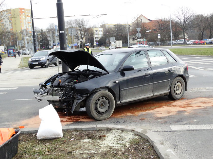 Wypadek na rondzie Mohyły