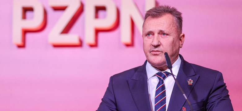 Nitras cofnął ponad 300 mln zł dla PZPN. Związek odpowiedział ministrowi sportu
