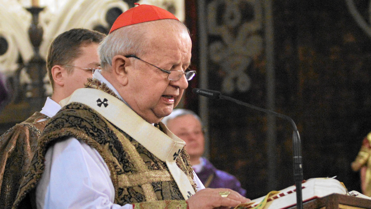 - Warto zapytać, czy ideałem zjednoczonej Europy, która u swych korzeni ma chrześcijańskich założycieli, jest przyzwolenie na obrażanie uczuć religijnych i znieważanie najwyższych wartości wspólnych milionom jej mieszkańców - powiedział kard. Stanisław Dziwisz.