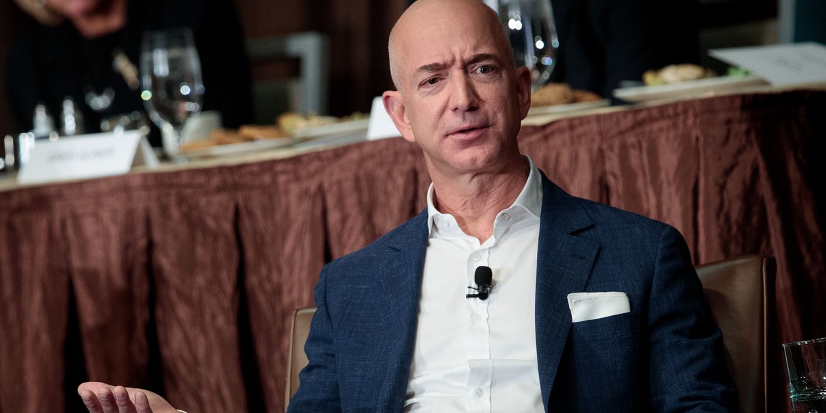 Jeff Bezos był najbogatszym człowiekiem na świecie przez kilka godzin, ale teraz spadł na 3. miejsce