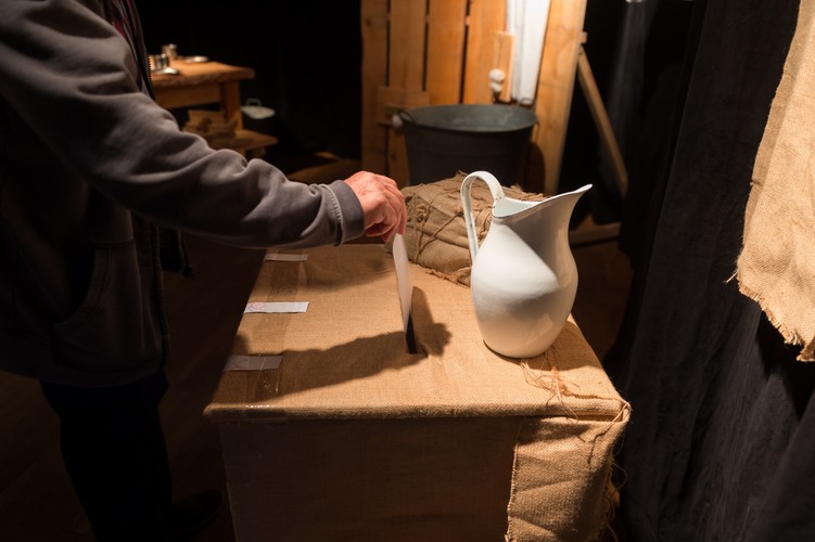 NIETYPOWA KOMISJA OBWODOWA NR 6 W CZERWONAKU