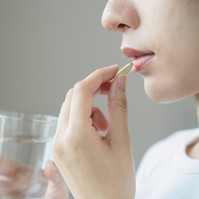 Így befolyásolhatják az ételek bizonyos gyógyszerek hatékonyságát