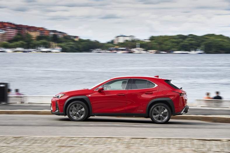 Lexus UX 250h