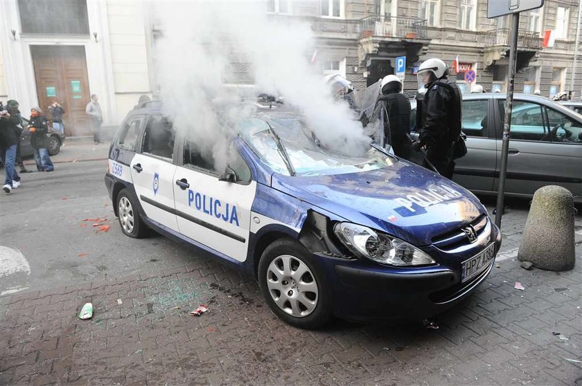 policja, zadyma, demonstracja, dzień niepodległości