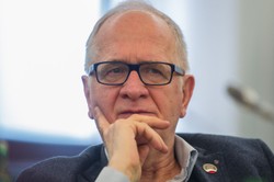 Przewodniczący RMN: Opozycja zapowiada łamanie prawa w sprawie publicznych mediów