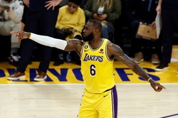 Doskonały występ LeBrona Jamesa. Lakers wygrali w Los Angeles po dogrywce