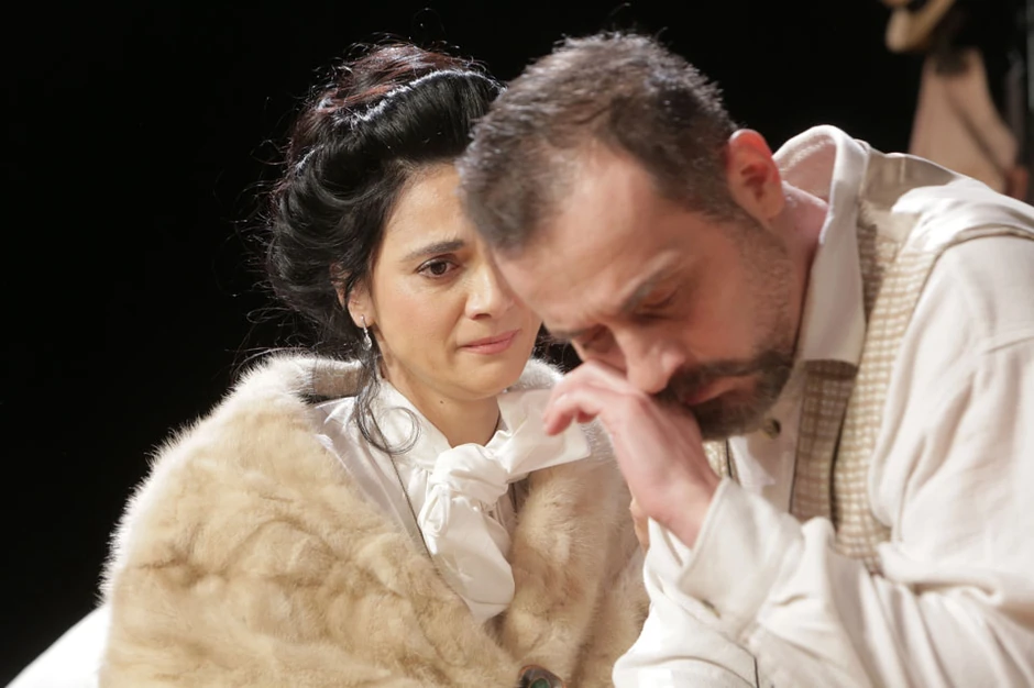 Vjera Mujović i Igor Filipović u predstavi "Tvoja ruka u mojoj ruci"