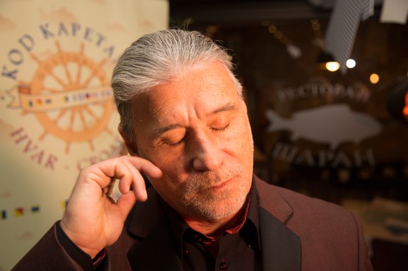 RAZVOD MU JE NAJBOLNIJI TRENUTAK U ŽIVOTU Malo ko zna da Goran Karan ima ČETVORO DECE, otvorio dušu i o bivšim ženama: "Moje srce grize nokte iznutra"