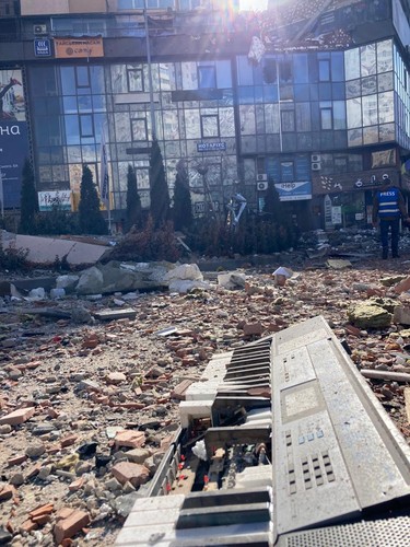 Apartamentowiec Lobanovsky w Kijowie. W ten budynek, stojący przy ul. Łobanowskiego, uderzył rosyjski pocisk