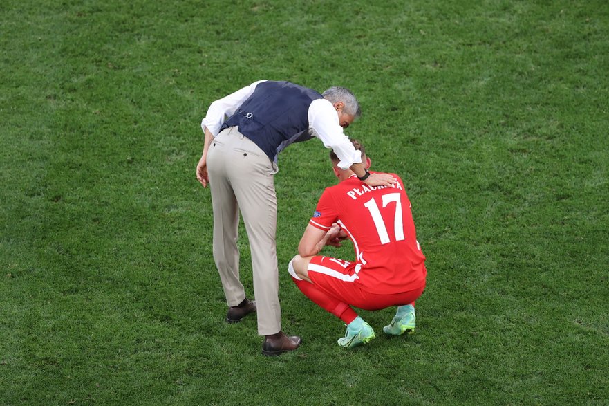 Paulo Sousa i Przemysław Płacheta po meczu Szwecja - Polska na Euro 2020