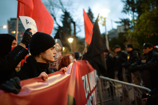 Brakujące ogniwo, bez którego w Warszawie nie będzie Budapesztu. Wstrzymuje je... PiS