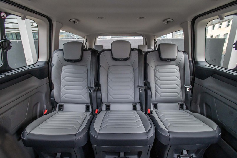 Ford E-Tourneo Custom