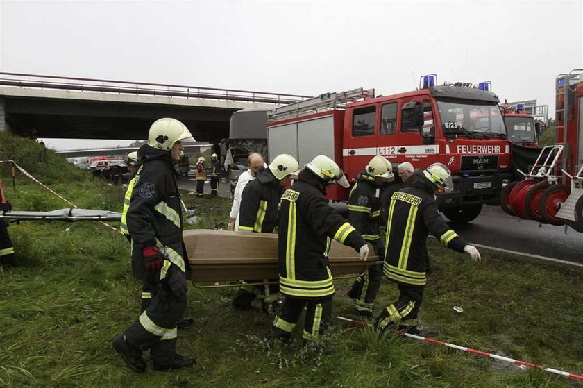 12 osób nieżyje. Wypadek polskiego autokaru