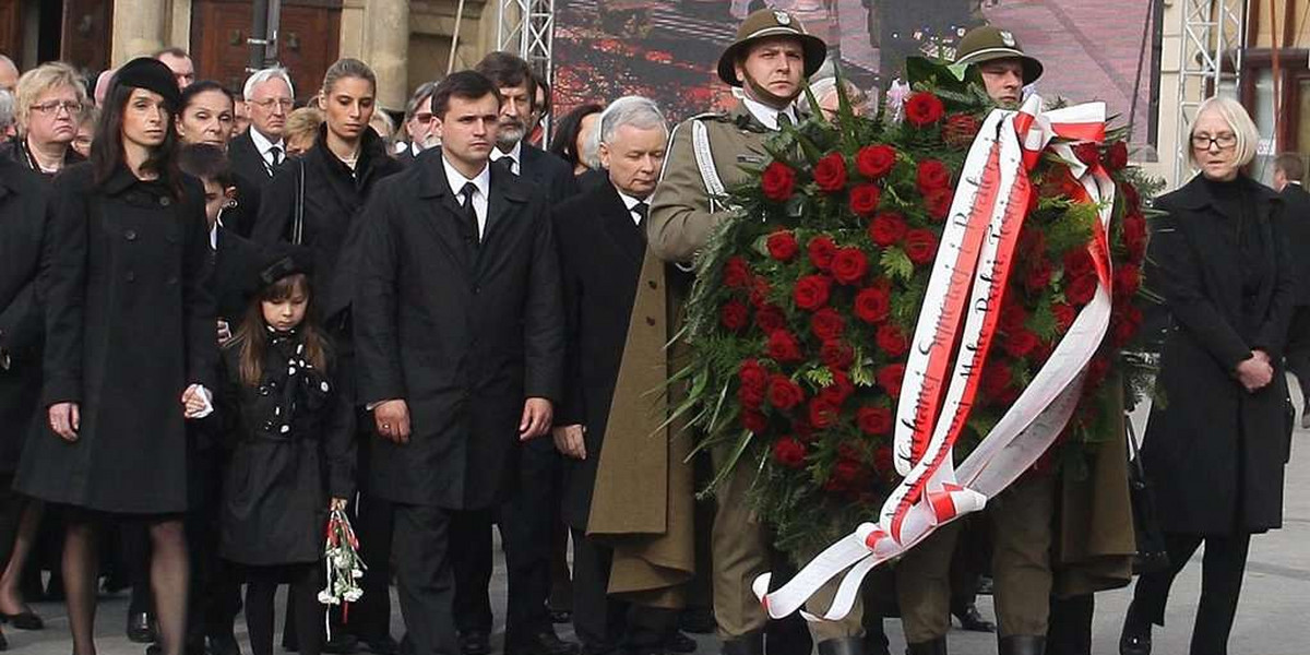 Kraków, pogrzeb, kondukt, prezydent, Lech Kaczyński, Marta Kaczyńska, córka