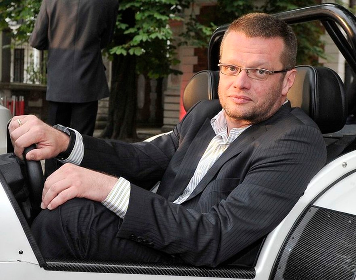 Rzucił mięsem w TVN24. "Figiel podświadomości"