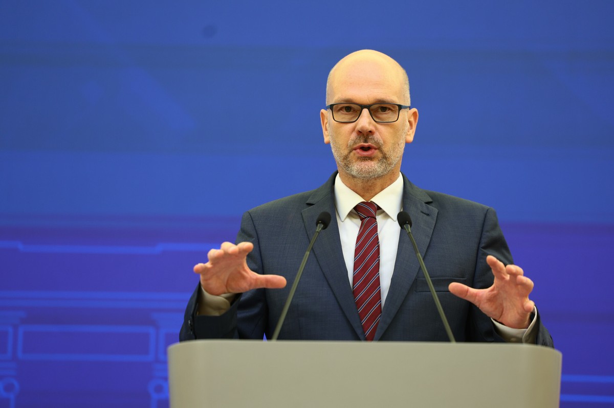 "Prezydent próbuje wywrócić stolik". Minister ds. nadzoru mówi wprost