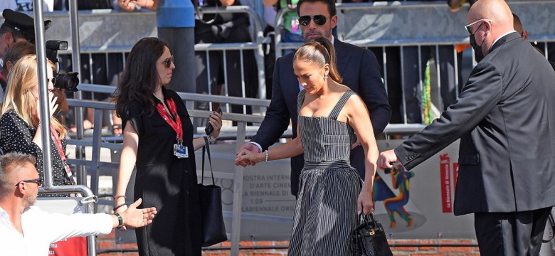 Miłość kwitnie! Najnowsze ZDJĘCIA Jennifer Lopez i Bena Afflecka z Wenecji