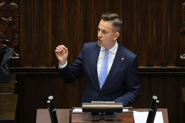 Wiceminister sprawiedliwości Arkadiusz Myrcha na sali obrad Sejmu w Warszawie