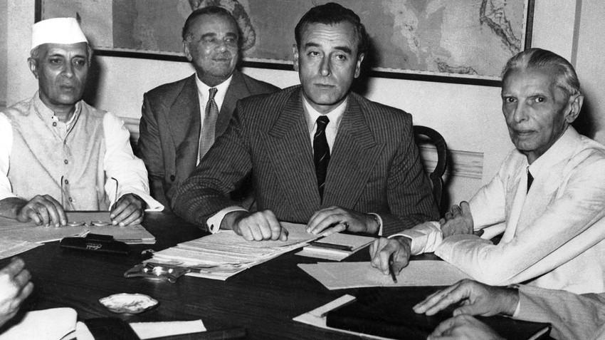 Na konferenciji u Nju Delhiju 1947. godine, generalni guverner Indije lord Mauntbaten (u sredini desno) i indijske vođe dogovorili su se o podeli Indije | Foto: Getty Images