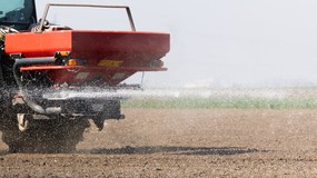 OPZZ ostrzega przed wyłączeniem nawozów z CBAM. Chodzi o bezpieczeństwo żywności i niezależność Europy