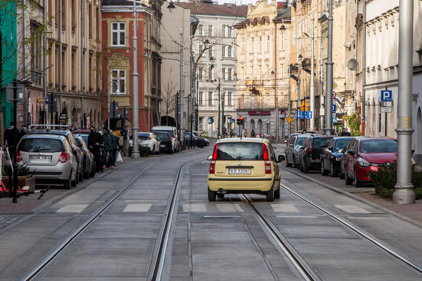 Samochody wracają na ul. Krakowską