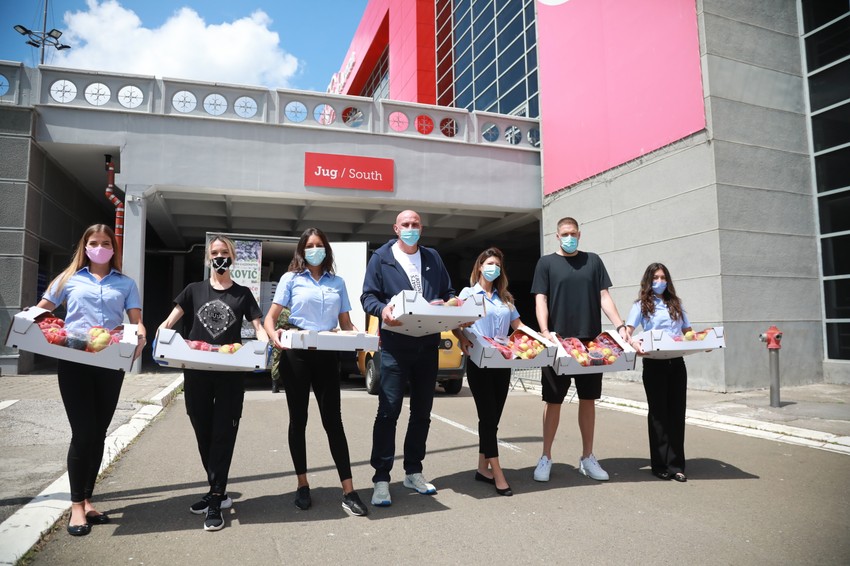 Uručenje donacije u Beogradskoj areni