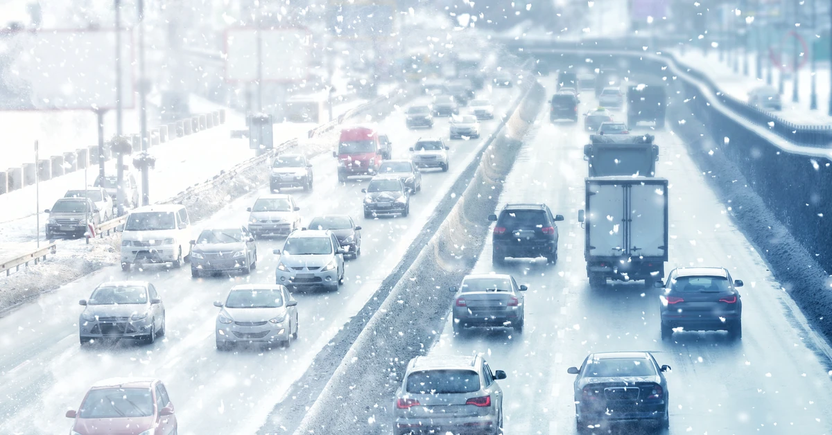 Nadchodzi paraliż komunikacyjny. W środę potężne uderzenie zimy