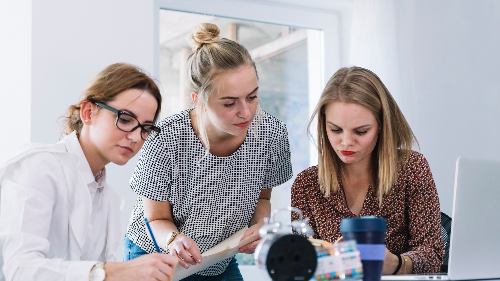 Rýchle a štýlové účesy do práce.