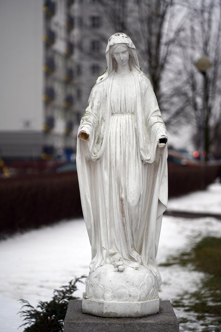 W Częstochowie figurze Matce Boskiej ktoś odrąbał dłonie