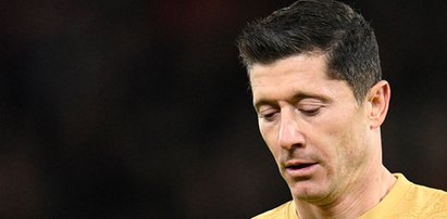 Lewandowski smutny po meczu w Manchesterze. Hiszpańskie media bezlitosne dla Barcelony i mają pretensje do sędziego