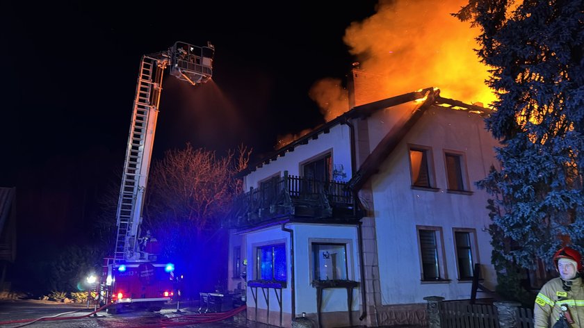 The house burned down because the firefighters were driving 40 minutes