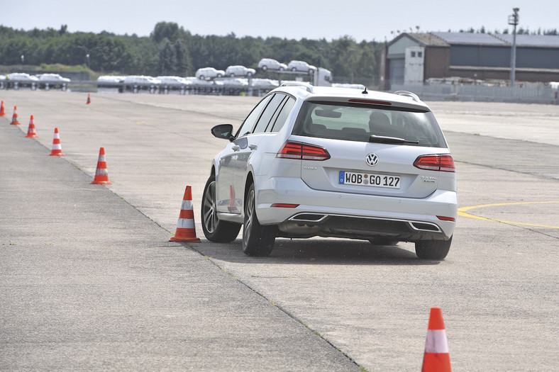 4. miejsce - Volkswagen Golf Variant
2.0 TDI 4Motion DSG