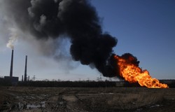 Kijów traci kontrolę nad Debalcewe. Poroszenko dzwoni do Merkel