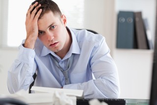 Byli zleceniodawcy nie chcą czy nie mogą pomóc? Zleceniobiorcom wniosek o postojowe musi podpisać były szef