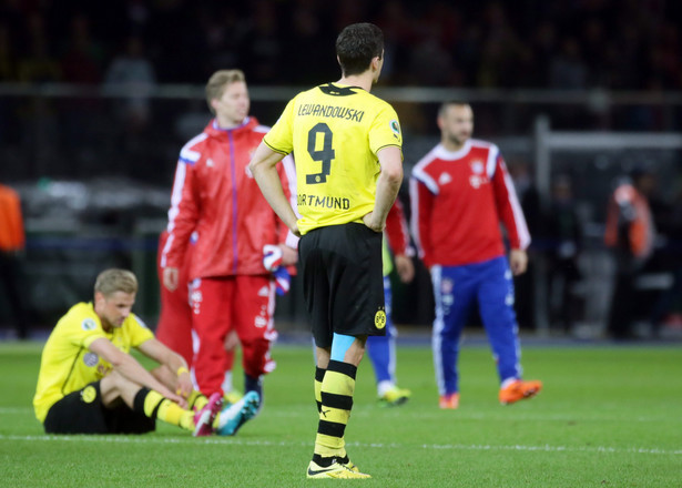 Puchar Niemiec dla Bayernu. Lewandowski musiał objeść się smakiem. WIDEO