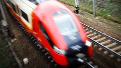 Utrudnienia w kursowaniu pociągów SKM i Kolei Mazowieckich. To prawdziwe fatum