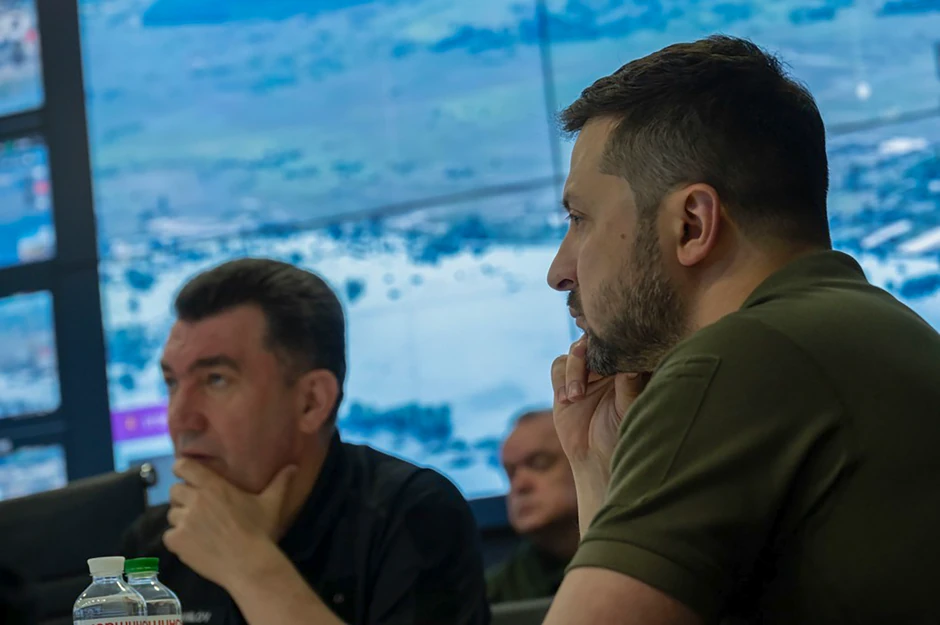 Volodimir Zelenski na vanrednom sastanku Saveta nacionalne bezbednosti i odbrane o situaciji u vezi probijanja brane Kahovka u Hersonu, Ukrajina